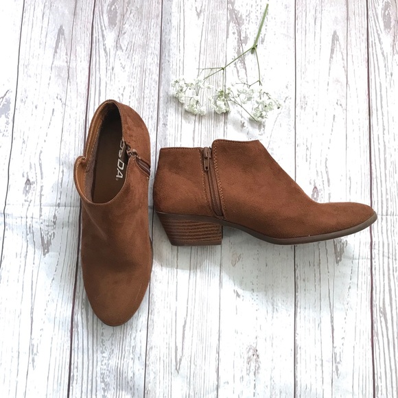 Soda Shoes - Soda suede Booties
